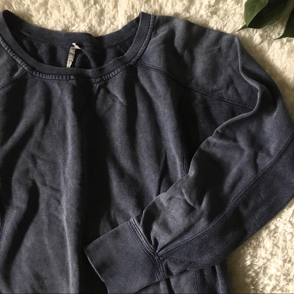 🚫Sold. Calvin Klein woman’s pullover sweatshirt - Picture 4 of 8